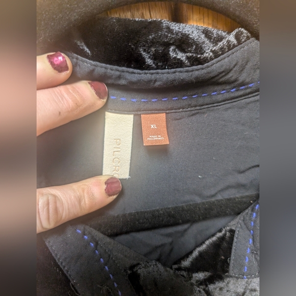 Pilcro Women's Hadley Black Velvet Long Sleeve Button Down Shirt - Picture 2 of 4